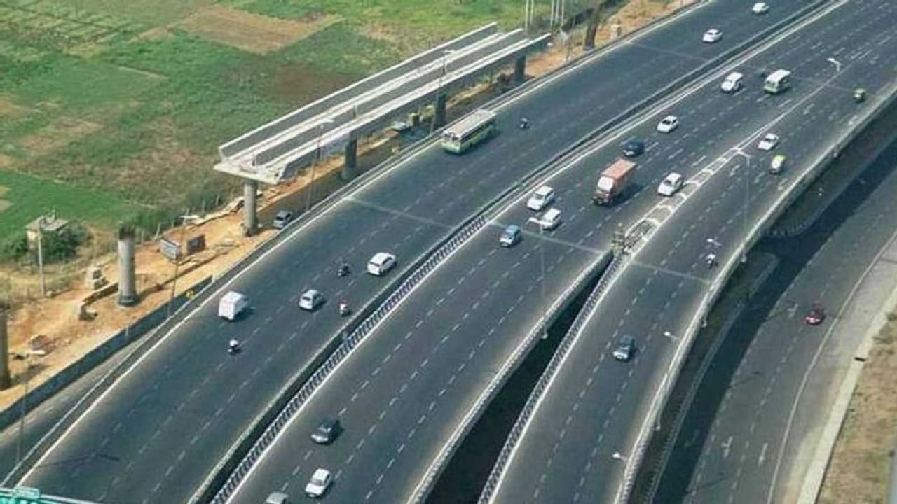 386 കിമി യാത്രയ്ക്ക് വെറും നാല് മണിക്കൂർ! ചെലവ് 26,000 കോടി!ബീഹാറിന് രണ്ട് എക്സ്പ്രസ് വേകൾ നൽകി കേന്ദ്രം! 386 കിമി യാത്രയ്ക്ക് വെറും നാല് മണിക്കൂർ! ചെലവ് 26,000 കോടി!ബീഹാറിന് രണ്ട് എക്സ്പ്രസ് വേകൾ നൽകി കേന്ദ്രം!