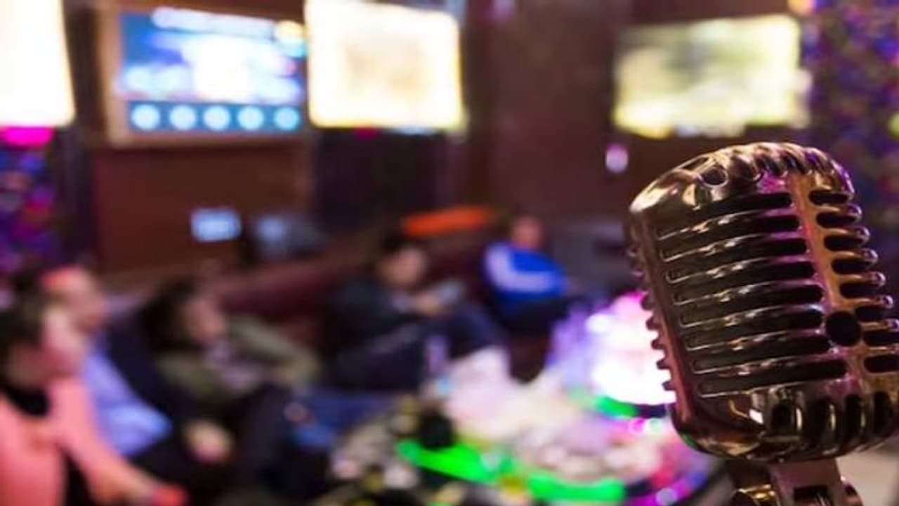 ഫിലിപ്പീൻസിൽ അനേകം പേരുടെ മരണത്തിന് ഇടയാക്കിയ ആ ഗാനം..! ഫിലിപ്പീൻസിൽ അനേകം പേരുടെ മരണത്തിന് ഇടയാക്കിയ ആ ഗാനം..!