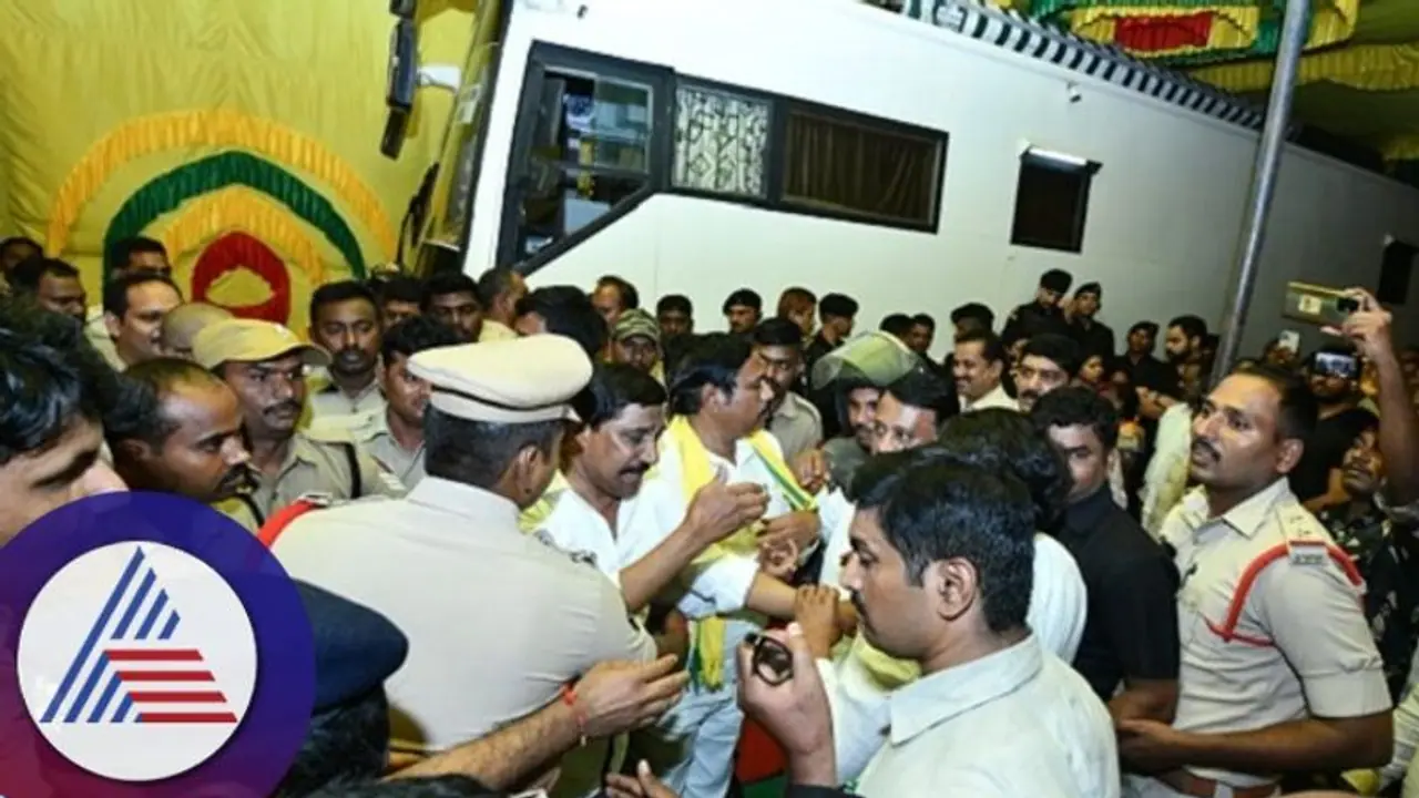 ಆಂಧ್ರ ಪ್ರದೇಶದ ಮಾಜಿ ಮುಖ್ಯಮಂತ್ರಿ, ಟಿಡಿಪಿ ಮುಖ್ಯಸ್ಥ ಚಂದ್ರಬಾಬು ನಾಯ್ಡು ಬಂಧನ ಆಂಧ್ರ ಪ್ರದೇಶದ ಮಾಜಿ ಮುಖ್ಯಮಂತ್ರಿ, ಟಿಡಿಪಿ ಮುಖ್ಯಸ್ಥ ಚಂದ್ರಬಾಬು ನಾಯ್ಡು ಬಂಧನ