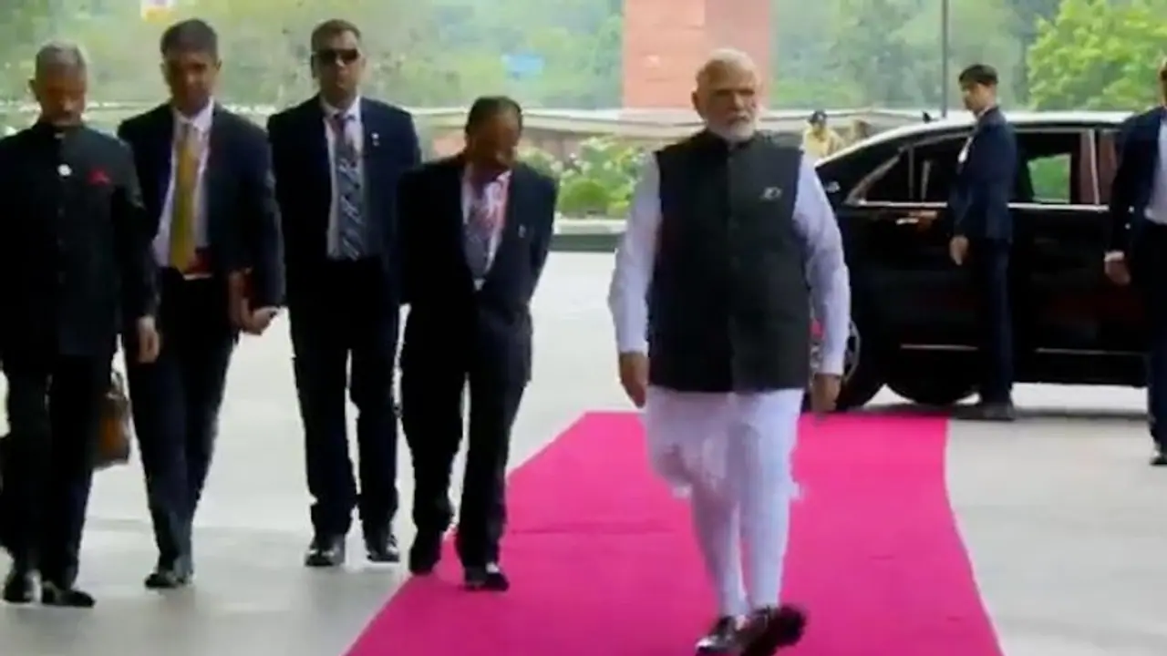 Here's what PM Modi wore on first day of G20 Summit 2023 Here's what PM Modi wore on first day of G20 Summit 2023