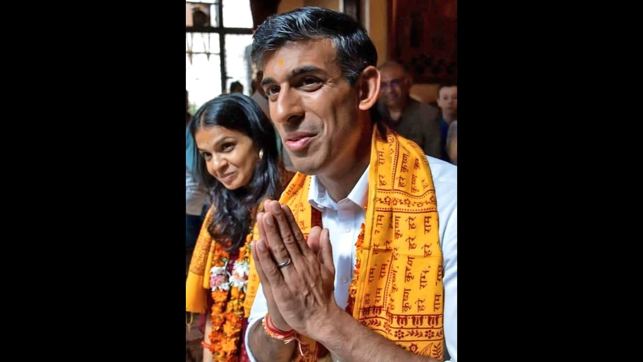 రేపు అక్షరధామ్ ఆలయానికి యూకే పీఎం రిషి సునాక్.. ఆయన ఏమన్నారంటే? రేపు అక్షరధామ్ ఆలయానికి యూకే పీఎం రిషి సునాక్.. ఆయన ఏమన్నారంటే?