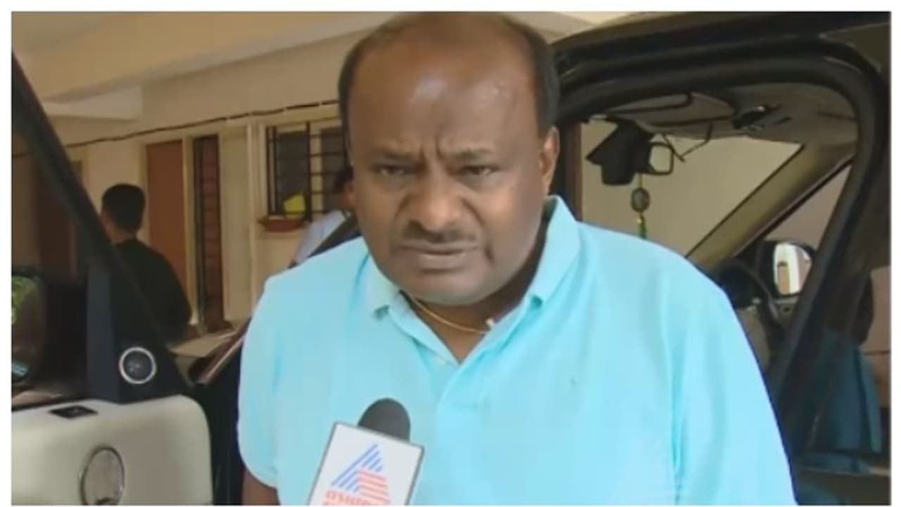 ബിജെപിയുമായി സഖ്യം; സീറ്റ് വിഭജനത്തില് ചര്ച്ച നടന്നിട്ടില്ല,യെദിയൂരപ്പയെ തള്ളി കുമാരസ്വാമി ബിജെപിയുമായി സഖ്യം; സീറ്റ് വിഭജനത്തില് ചര്ച്ച നടന്നിട്ടില്ല,യെദിയൂരപ്പയെ തള്ളി കുമാരസ്വാമി