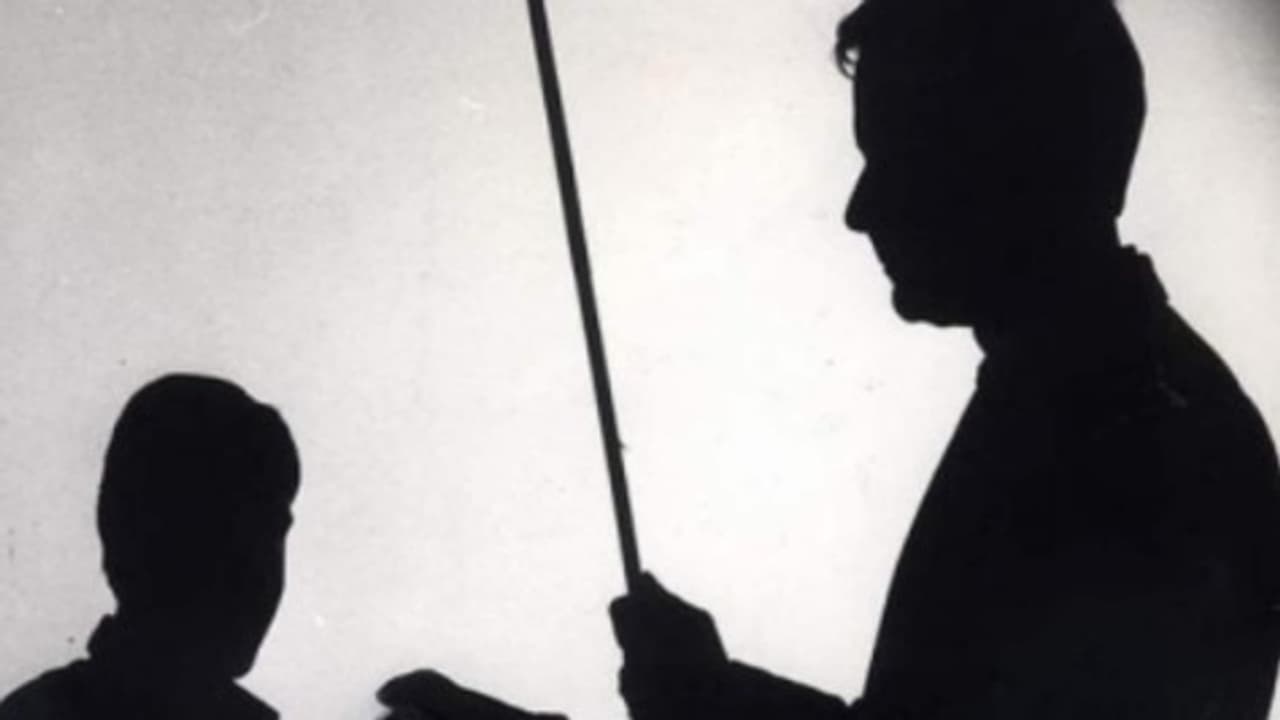 കൊടും ക്രൂരത; യുപിയിൽ നാലാം ക്ലാസുകാരനെ തല്ലിച്ചതച്ച് അധ്യാപകൻ, കൈമുട്ട് ഒടിഞ്ഞ് കുട്ടി ബോധംകെട്ട് വീണു കൊടും ക്രൂരത; യുപിയിൽ നാലാം ക്ലാസുകാരനെ തല്ലിച്ചതച്ച് അധ്യാപകൻ, കൈമുട്ട് ഒടിഞ്ഞ് കുട്ടി ബോധംകെട്ട് വീണു