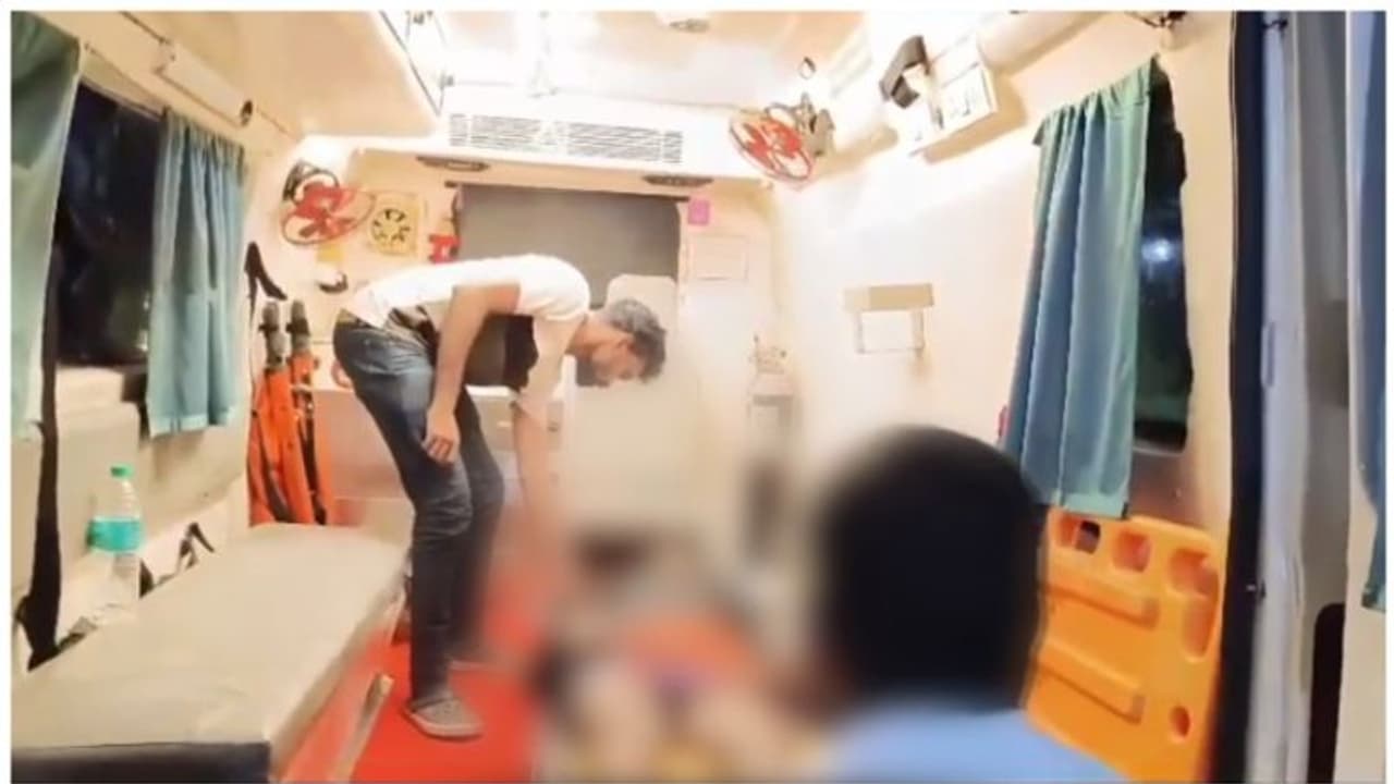 അതിരപ്പിള്ളിയിൽ കാട്ടാനയുടെ ആക്രമണത്തിൽ വനംവാച്ചർ കൊല്ലപ്പെട്ടു അതിരപ്പിള്ളിയിൽ കാട്ടാനയുടെ ആക്രമണത്തിൽ വനംവാച്ചർ കൊല്ലപ്പെട്ടു