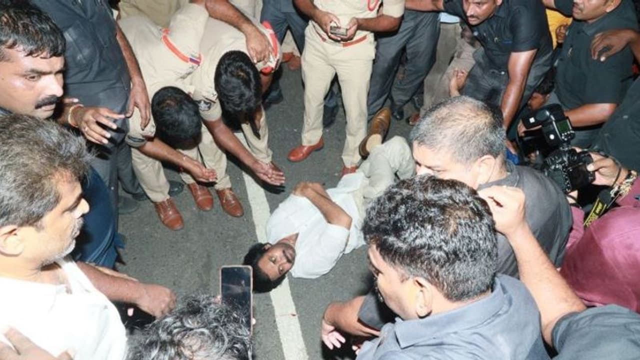 విజయవాడ హైవేలో హైడ్రామా.. మంగళగిరి కార్యాలయానికి చేరుకున్న జనసేనాని..