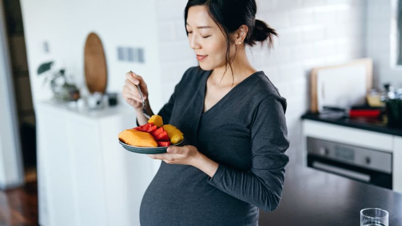 ഗര്‍ഭിണികള്‍ ഡയറ്റില്‍ ഉള്‍പ്പെടുത്തേണ്ട ഫോളേറ്റ് അടങ്ങിയ ഭക്ഷണങ്ങള്‍...