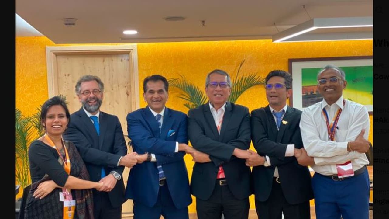 ದಿಲ್ಲಿ ಘೋಷಣೆ ಹಿಂದೆ 200 ಗಂಟೆ ಸಭೆ 300 ಚರ್ಚೆ: ಜಿ20 ಯಶಸ್ಸಿನ ಹಿಂದಿರುವ ರಾಜತಾಂತ್ರಿಕರಿವರು ದಿಲ್ಲಿ ಘೋಷಣೆ ಹಿಂದೆ 200 ಗಂಟೆ ಸಭೆ 300 ಚರ್ಚೆ: ಜಿ20 ಯಶಸ್ಸಿನ ಹಿಂದಿರುವ ರಾಜತಾಂತ್ರಿಕರಿವರು