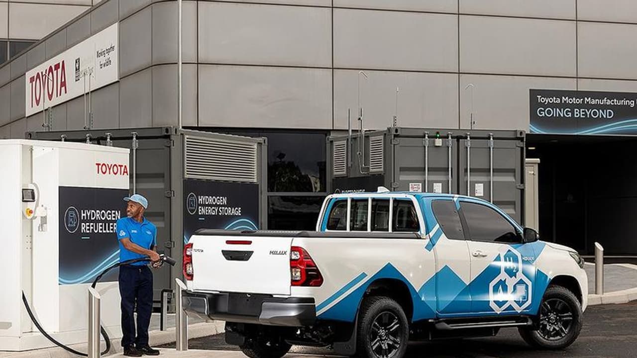 ഇന്നോവ മുതലാളി ഉണ്ടാക്കിയ ഈ പിക്കപ്പിന്‍റെ മൈലേജില്‍ ഞെട്ടി പണം നല്‍കിയ ബ്രിട്ടീഷുകാര്‍!