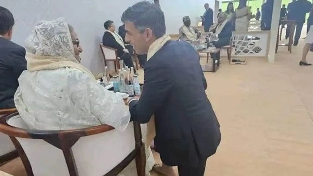 இப்படிபட்டவரா இங்கிலாந்து பிரதமர் ரிஷி சுனக்; வைரலாகும் புகைப்படம்!! இப்படிபட்டவரா இங்கிலாந்து பிரதமர் ரிஷி சுனக்; வைரலாகும் புகைப்படம்!!