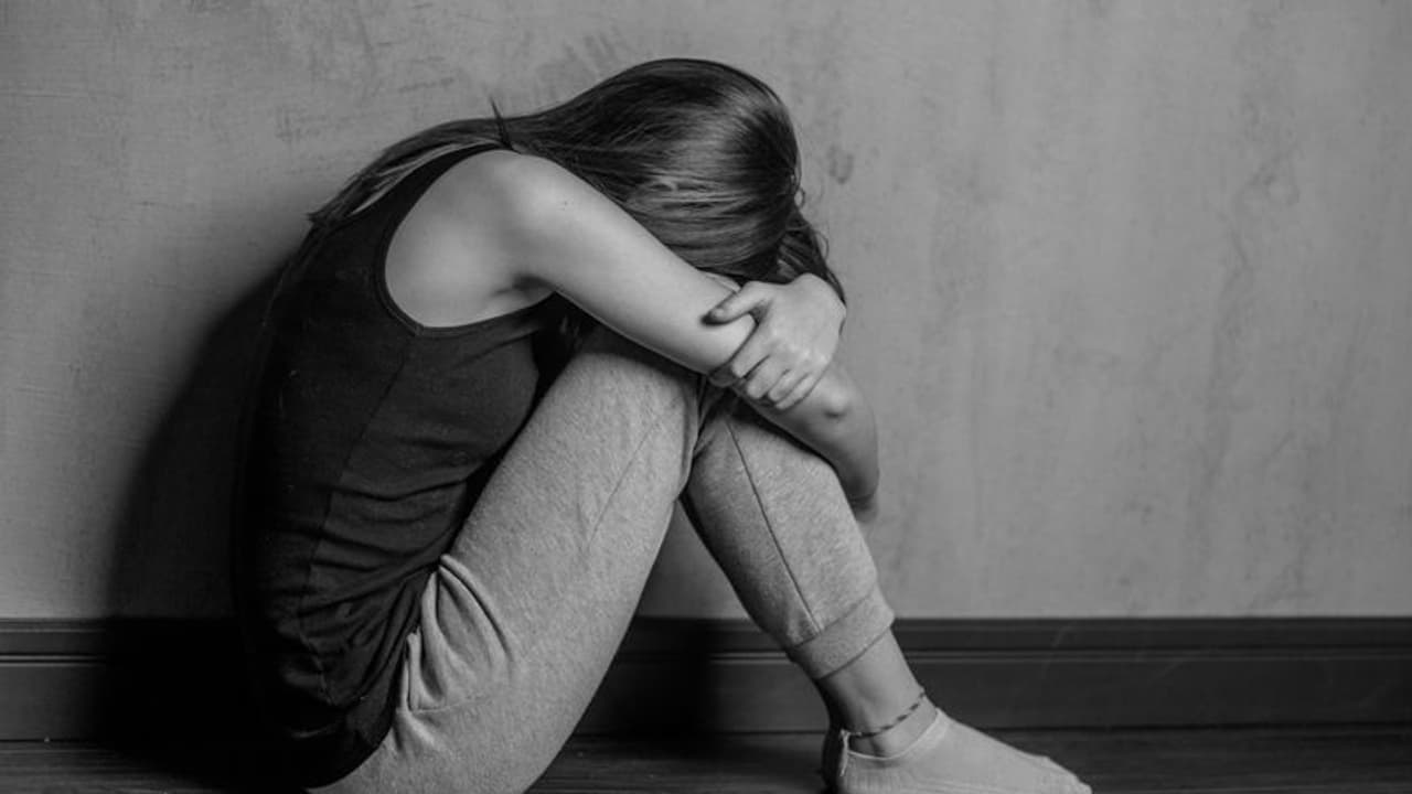 మైనర్ బాలికను రెండేళ్లు ప్రేమించి, గర్భవతిని చేసి.. మరో యువతితో వివాహం.. తట్టుకోలేక... మైనర్ బాలికను రెండేళ్లు ప్రేమించి, గర్భవతిని చేసి.. మరో యువతితో వివాహం.. తట్టుకోలేక...