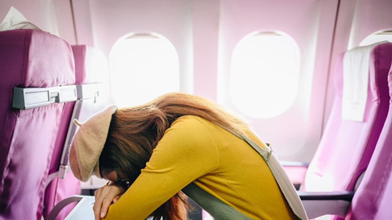 'വിമാനത്തിലും രക്ഷയില്ല'; മുംബൈ ഗുവാഹത്തി റൂട്ടില് സ്ത്രീയെ കയറിപ്പിടിച്ച് സഹയാത്രികന്, പിന്നാലെ അറസ്റ്റ്! 'വിമാനത്തിലും രക്ഷയില്ല'; മുംബൈ ഗുവാഹത്തി റൂട്ടില് സ്ത്രീയെ കയറിപ്പിടിച്ച് സഹയാത്രികന്, പിന്നാലെ അറസ്റ്റ്!