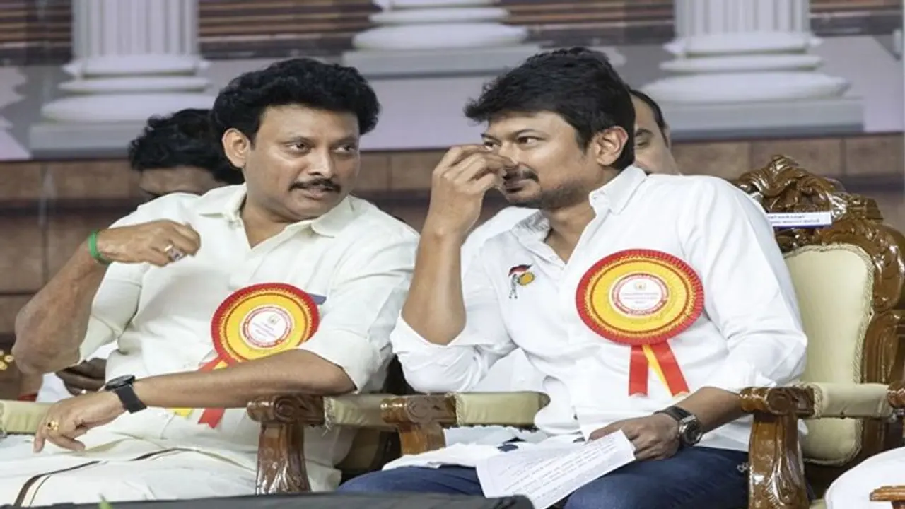 நீ விளையாடு நண்பா: உதயநிதிக்கு ஃபையர் விட்ட அன்பில் மகேஷ்! நீ விளையாடு நண்பா: உதயநிதிக்கு ஃபையர் விட்ட அன்பில் மகேஷ்!