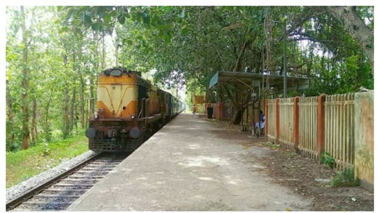 അറ്റകുറ്റപ്പണികൾ നടക്കുന്നതിനാൽ റെയില്വേ ഗേറ്റ് അടച്ചിടും; അറിയിപ്പ് അറ്റകുറ്റപ്പണികൾ നടക്കുന്നതിനാൽ റെയില്വേ ഗേറ്റ് അടച്ചിടും; അറിയിപ്പ്