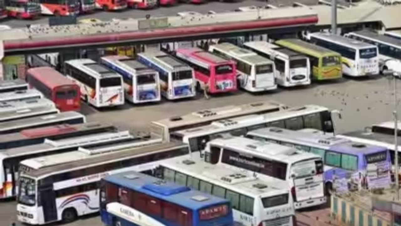 கர்நாடக அரசு அளித்த வாக்குறுதி.. பெங்களூரு பந்த் வாபஸ்.. தனியார் போக்குவரத்து சங்கம் அறிவிப்பு! கர்நாடக அரசு அளித்த வாக்குறுதி.. பெங்களூரு பந்த் வாபஸ்.. தனியார் போக்குவரத்து சங்கம் அறிவிப்பு!