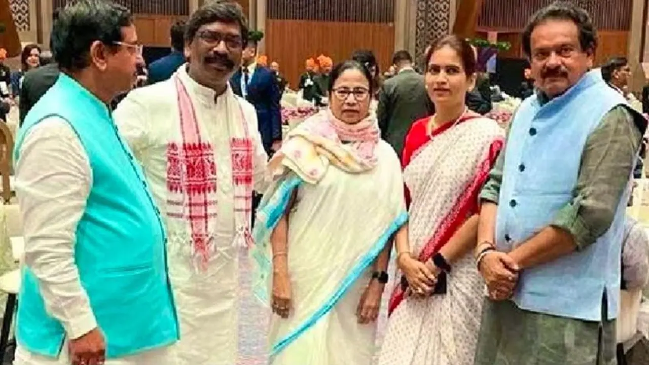 ಜಿ20 ಔತಣಕ್ಕೆ ಮಮತಾ ಬ್ಯಾನರ್ಜಿ ಹೋಗಿದ್ದಕ್ಕೆ ಕಾಂಗ್ರೆಸ್ ಆಕ್ಷೇಪ ಜಿ20 ಔತಣಕ್ಕೆ ಮಮತಾ ಬ್ಯಾನರ್ಜಿ ಹೋಗಿದ್ದಕ್ಕೆ ಕಾಂಗ್ರೆಸ್ ಆಕ್ಷೇಪ