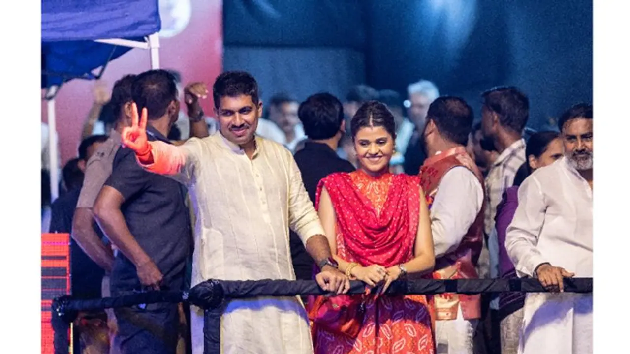 Punit Balan's Dahi Handi draws attention of Pune Punit Balan's Dahi Handi draws attention of Pune