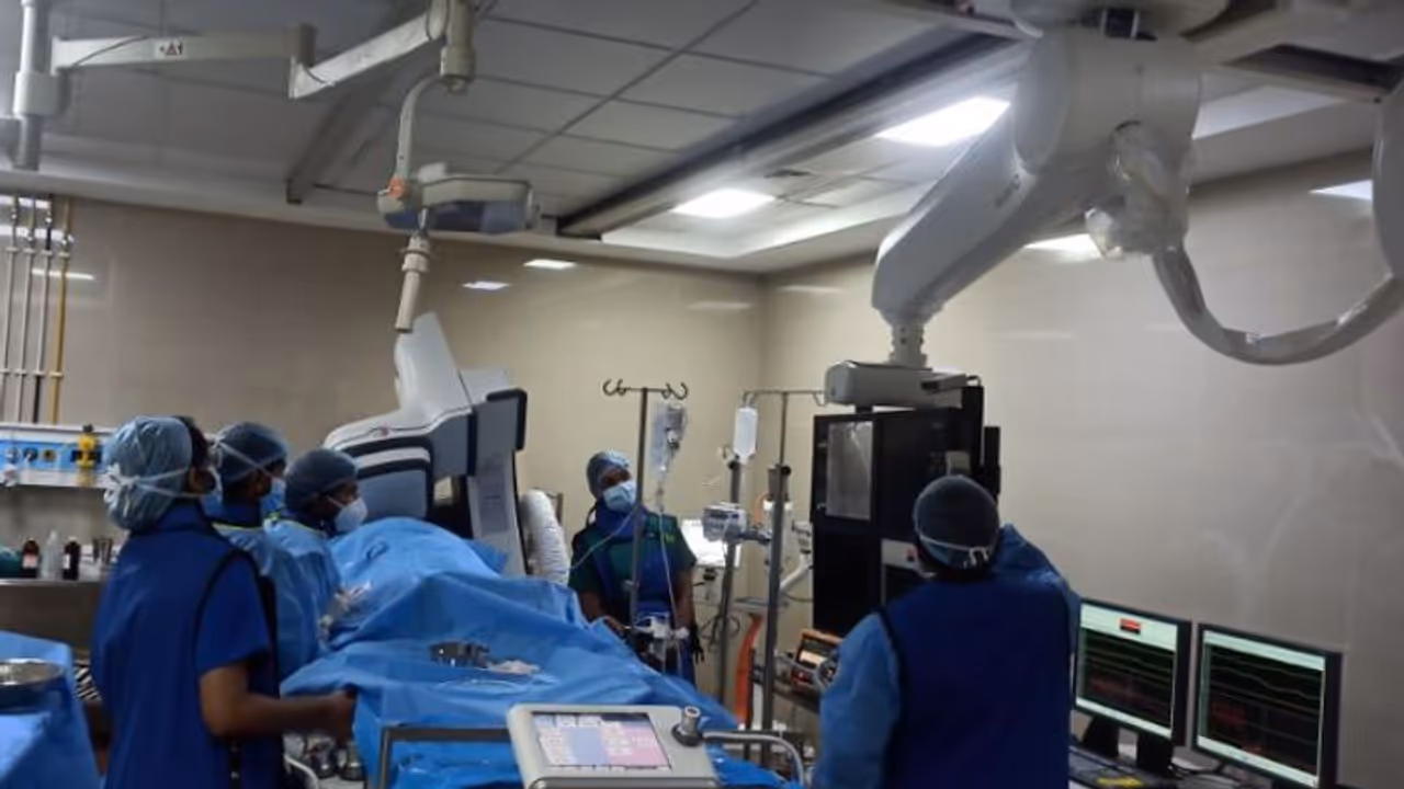 കാസര്‍ഗോഡ് ആരോഗ്യ രംഗത്ത് നേട്ടം; ജില്ലയില്‍ ആദ്യമായി പേസ്‌മേക്കര്‍ ഇംപ്ലാന്‍റ് നടത്തി, 75 കാരിക്ക് പുതുജീവൻ