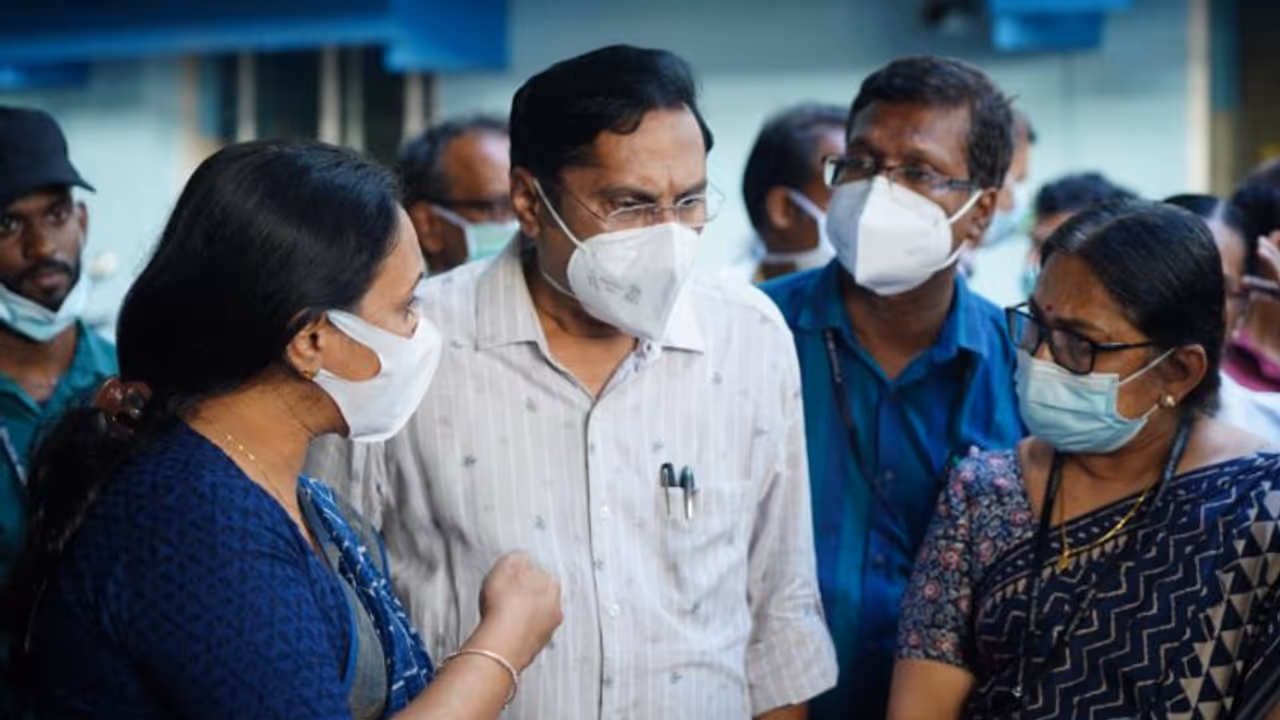 മെഡിക്കല് കോളേജിലെത്തി സജ്ജീകരണങ്ങള് വിലയിരുത്തി മന്ത്രി; 'കുട്ടികള്ക്കായി പ്രത്യേക ഐസലേഷന് സൗകര്യം' മെഡിക്കല് കോളേജിലെത്തി സജ്ജീകരണങ്ങള് വിലയിരുത്തി മന്ത്രി; 'കുട്ടികള്ക്കായി പ്രത്യേക ഐസലേഷന് സൗകര്യം'