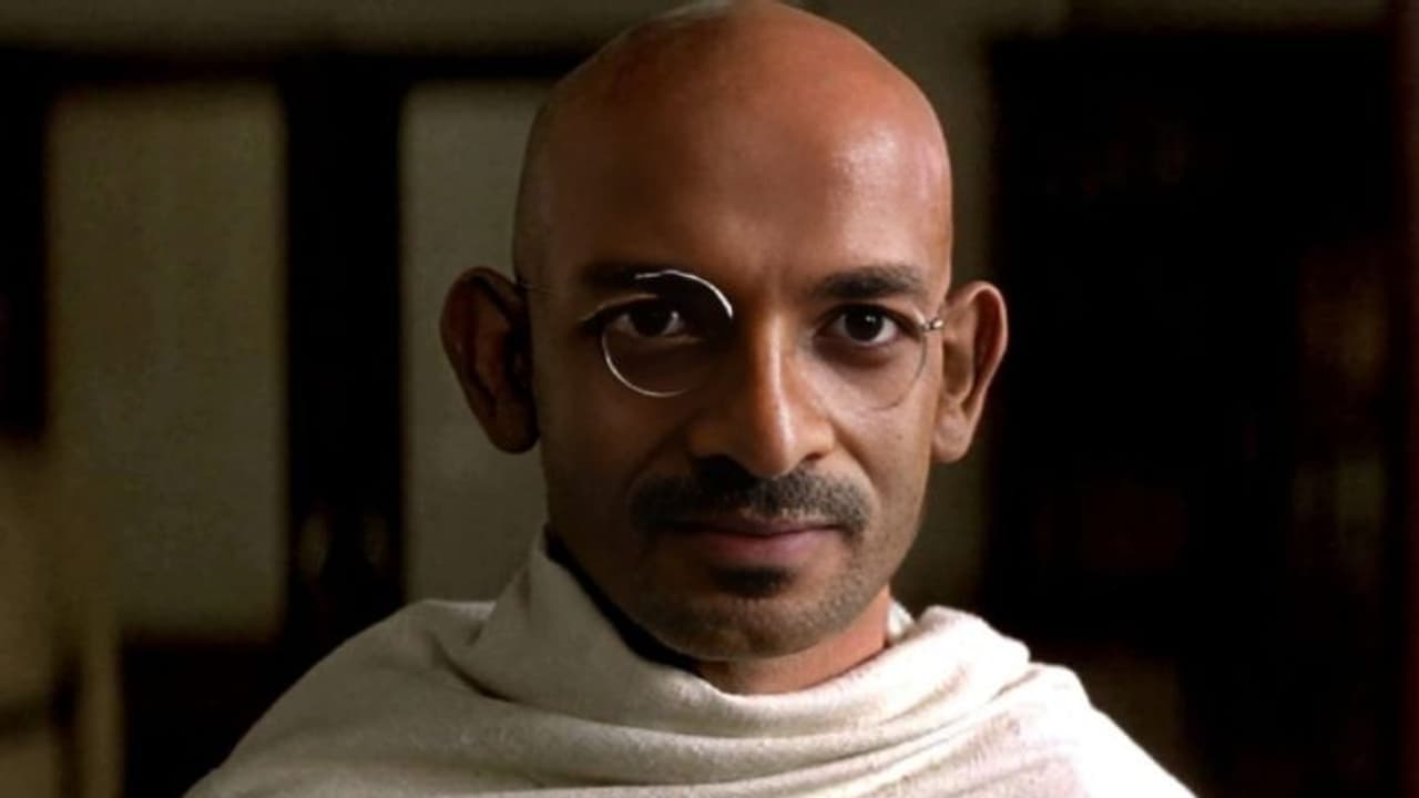 സൂക്ഷിച്ച് നോക്കിയെ..ആളെ മനസിലായോ? ഗാന്ധിജി ലുക്കിൽ പ്രിയനടന്, എഡിറ്റ് ഫോട്ടോ വൈറൽ സൂക്ഷിച്ച് നോക്കിയെ..ആളെ മനസിലായോ? ഗാന്ധിജി ലുക്കിൽ പ്രിയനടന്, എഡിറ്റ് ഫോട്ടോ വൈറൽ