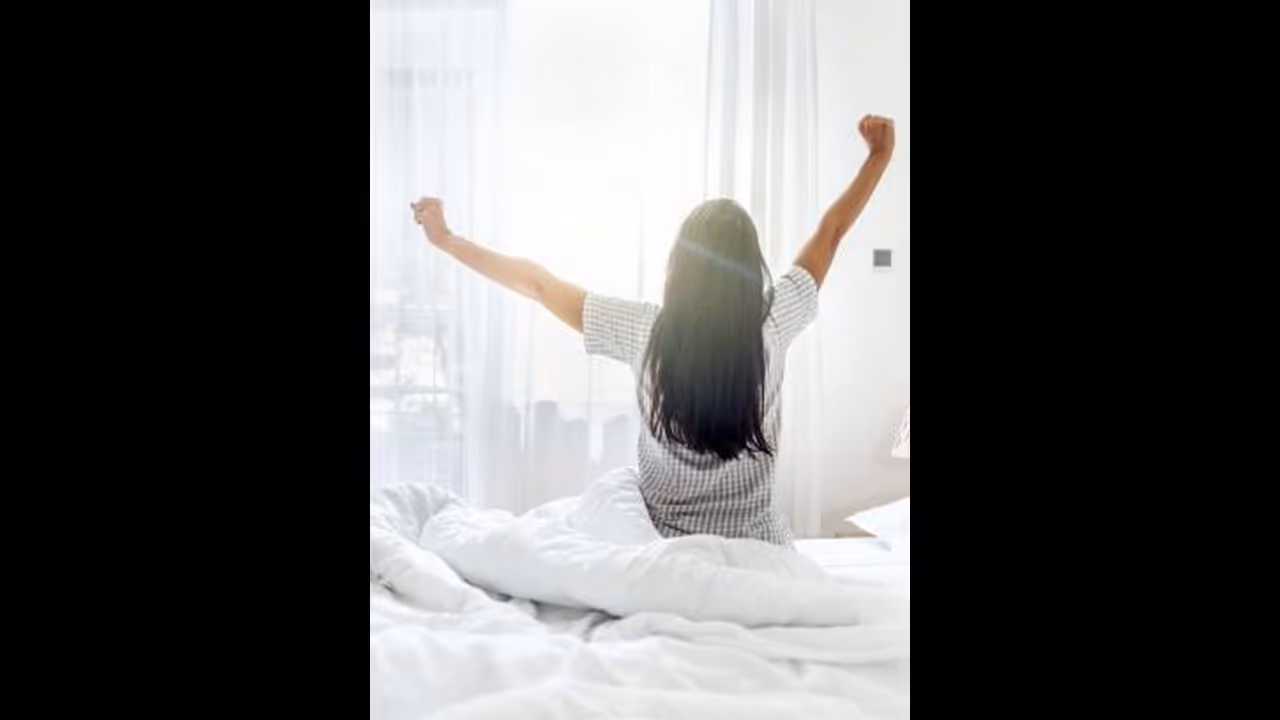 காலையில் கண் விழித்ததும் எதை பார்த்தால் செல்வம் பெருகும் ? ஆனா இத பார்த்தா இருக்கும் அதிர்ஷ்டமும் போய்டும்!! 