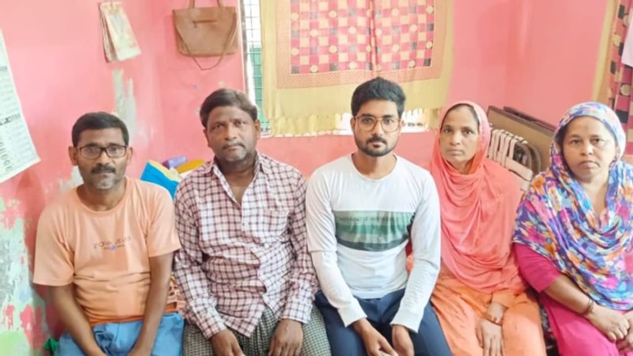 पिता बनाते हैं पंचर, मां ने फ़िल्म देखकर बच्चों को पढ़ाया, नतीजा  बेटे ने क्रैक कर डाला UPPCS J