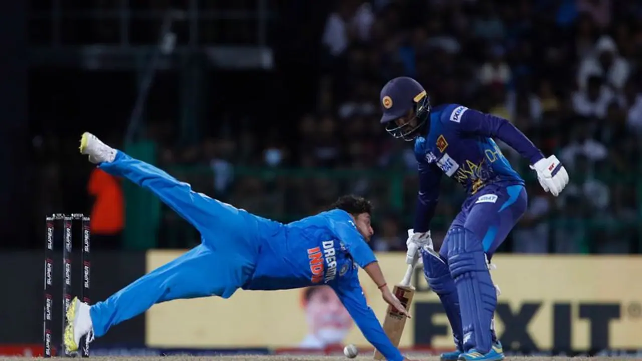 ഏഷ്യാ കപ്പ് ആവേശപ്പോരില് ലങ്ക ചാടി ഇന്ത്യ ഫൈനലിൽ; ശ്രീലങ്കയെ കറക്കിയിട്ട് ജഡേജയും കുല്ദീപും ഏഷ്യാ കപ്പ് ആവേശപ്പോരില് ലങ്ക ചാടി ഇന്ത്യ ഫൈനലിൽ; ശ്രീലങ്കയെ കറക്കിയിട്ട് ജഡേജയും കുല്ദീപും