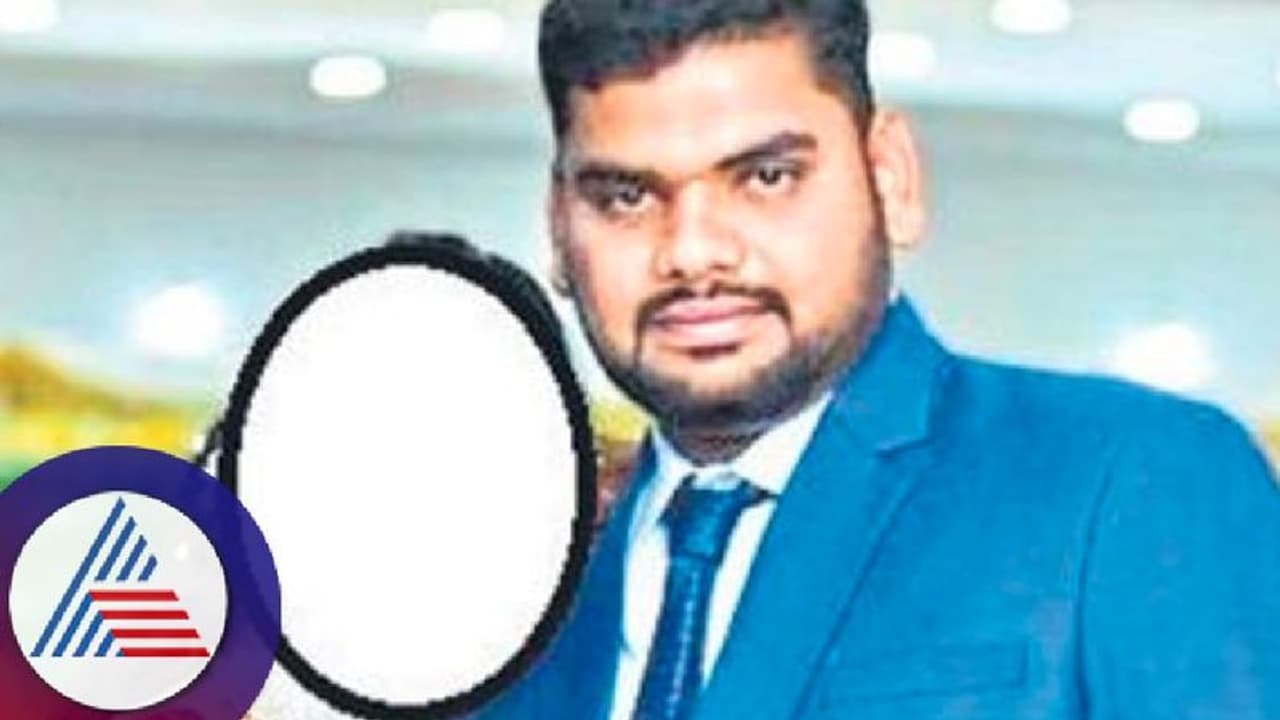 ಅಪ್ರಾಪ್ತ ಯುವತಿಯನ್ನ ಮದುವೆಯಾಗಿ ಸಂಕಷ್ಟಕ್ಕೆ ಸಿಲುಕಿದ ಹಾಡ್ಯಾ ಗ್ರಾಮ ಪಂಚಾಯತಿ ಉಪಾಧ್ಯಕ್ಷ! ಅಪ್ರಾಪ್ತ ಯುವತಿಯನ್ನ ಮದುವೆಯಾಗಿ ಸಂಕಷ್ಟಕ್ಕೆ ಸಿಲುಕಿದ ಹಾಡ್ಯಾ ಗ್ರಾಮ ಪಂಚಾಯತಿ ಉಪಾಧ್ಯಕ್ಷ!