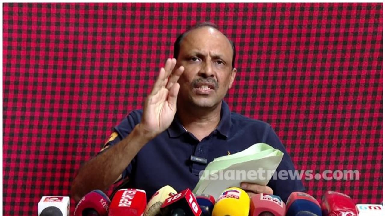 കുഞ്ഞാലിക്കുട്ടിയെ ശോഭ കണ്ടു, കെ മുരളീധരനെയും സമീപിച്ചു; വീണ്ടും ഗുരുതര ആരോപണവുമായി ദല്ലാള്‍ നന്ദകുമാര്‍