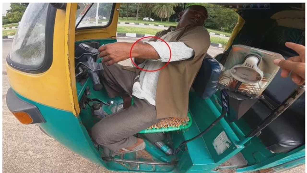 ഓട്ടോ ഡ്രൈവറുടെ കള്ളത്തരം കൈയോടെ പിടികൂടി ബംഗ്ലാദേശി വ്ലോഗർമാർ; കേസെടുത്തു പൊലീസ് ! ഓട്ടോ ഡ്രൈവറുടെ കള്ളത്തരം കൈയോടെ പിടികൂടി ബംഗ്ലാദേശി വ്ലോഗർമാർ; കേസെടുത്തു പൊലീസ് !