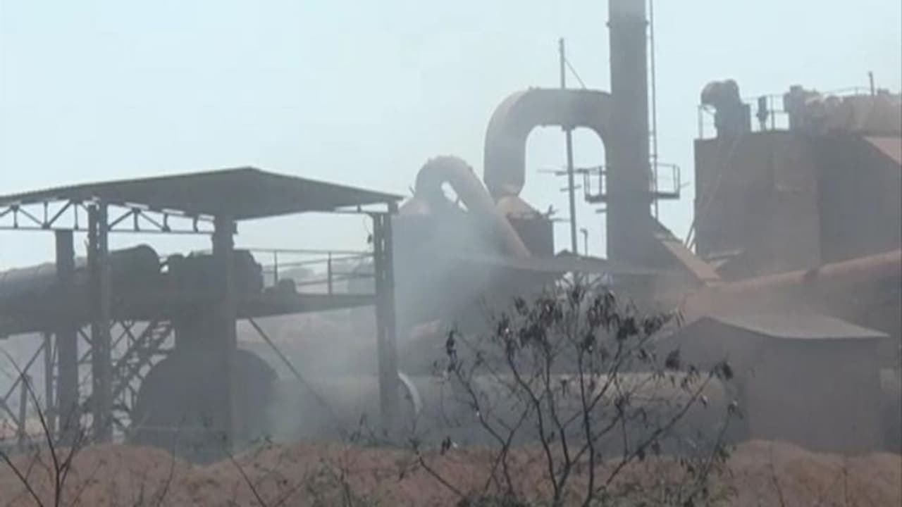 ಬಳ್ಳಾರಿ: ಅಕ್ರಮ ಗಣಿಗಾರಿಕೆ ನಿಂತ್ರೂ ಪರಿಣಾಮ ಇನ್ನೂ ನಿಂತಿಲ್ಲ, ದಮ್ಮು, ಕೆಮ್ಮು, ಅಸ್ತಮಾಗೆ ನಲುಗಿದ ಜನತೆ..!