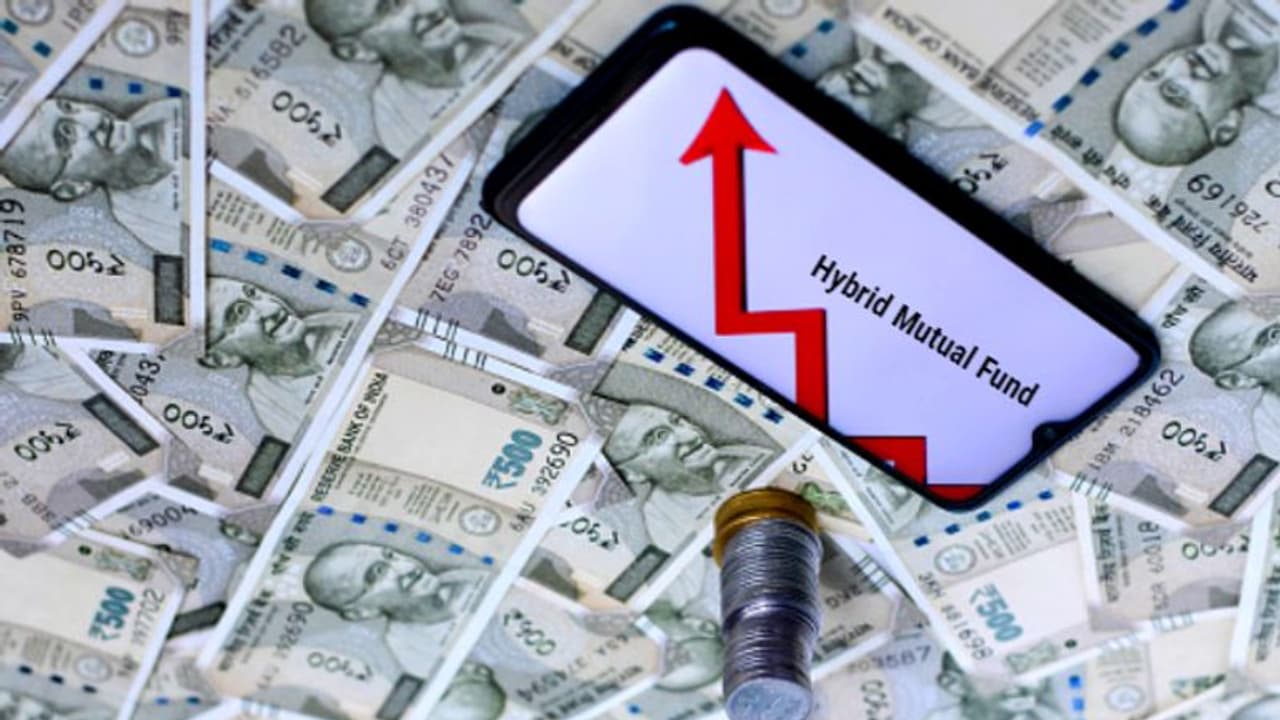 മറ്റ് സ്കീമുകളെക്കാൾ മികച്ചതാണോ ഹൈബ്രിഡ് മ്യൂച്വൽ ഫണ്ടുകൾ; വിശദാംശങ്ങൾ മറ്റ് സ്കീമുകളെക്കാൾ മികച്ചതാണോ ഹൈബ്രിഡ് മ്യൂച്വൽ ഫണ്ടുകൾ; വിശദാംശങ്ങൾ