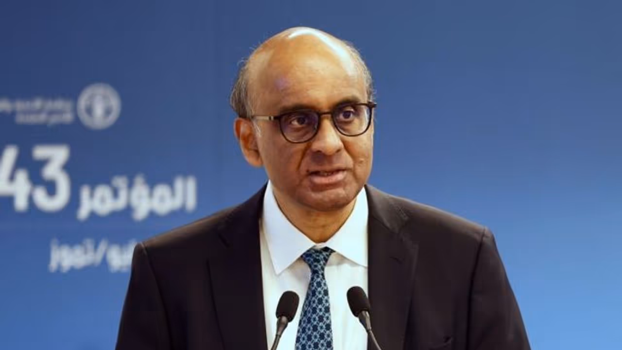 Singapore President விடைபெற்றார் ஹலிமா... சிங்கப்பூரின் 9வது அதிபராக இன்று பதவியேற்கிறார் தர்மன் சண்முகரத்னம்! Singapore President விடைபெற்றார் ஹலிமா... சிங்கப்பூரின் 9வது அதிபராக இன்று பதவியேற்கிறார் தர்மன் சண்முகரத்னம்!