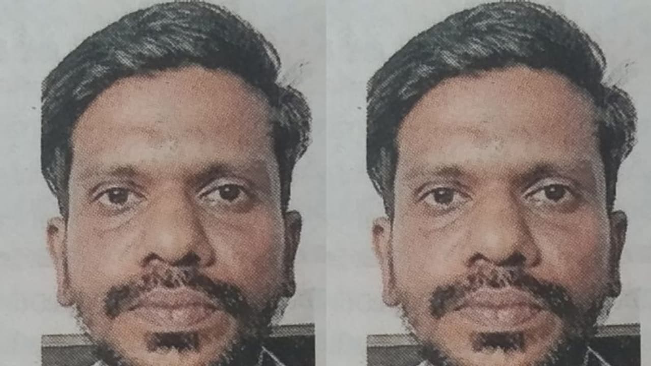 ഇടുക്കിയിൽ ക്ഷേത്ര ദർശനത്തിനെത്തിയ പെൺകുട്ടിക്ക് പീഡനം, 34കാരനായ പൂജാരിക്ക് 5 വര്ഷം തടവും പിഴയും ഇടുക്കിയിൽ ക്ഷേത്ര ദർശനത്തിനെത്തിയ പെൺകുട്ടിക്ക് പീഡനം, 34കാരനായ പൂജാരിക്ക് 5 വര്ഷം തടവും പിഴയും