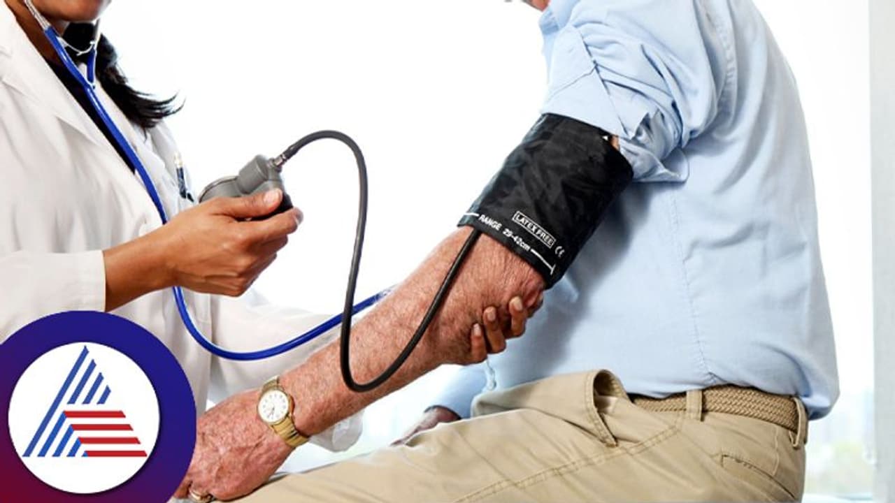 ಮಲ್ಕೊಂಡು ಬಿಪಿ ಚಿಕ್ ಮಾಡಿದ್ರೆ ರಿಸಲ್ಟ್ ಅಕ್ಯೂರೇಟ್ ಆಗಿರೋಲ್ವಂತೆ! ಮತ್ತೆ ಹೇಗೆ ಒಳ್ಳೇದು? ಮಲ್ಕೊಂಡು ಬಿಪಿ ಚಿಕ್ ಮಾಡಿದ್ರೆ ರಿಸಲ್ಟ್ ಅಕ್ಯೂರೇಟ್ ಆಗಿರೋಲ್ವಂತೆ! ಮತ್ತೆ ಹೇಗೆ ಒಳ್ಳೇದು?