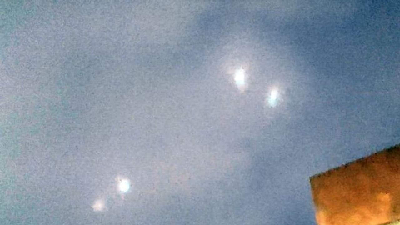 ಚೆನ್ನೈನ ತಾಂಬರಂ ಆಗಸದಲ್ಲಿ ಕಂಡಿದ್ದು ಫ್ಲ್ಯಾಶ್‌ ಲೈಟೋ ಅಥವಾ ಹಾರುವ ತಟ್ಟೆಗಳೋ? ಶುರುವಾಯ್ತು ಚರ್ಚೆ