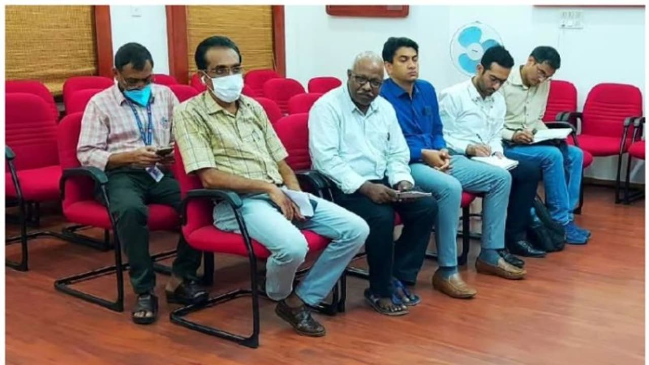 നിപ: ആറംഗ കേന്ദ്രസംഘം കോഴിക്കോട് ജില്ലയിലെത്തി, എല്ലാ ദിവസവും സംസ്ഥാന സര്‍ക്കാറിന് വിവരങ്ങള്‍ കൈമാറും