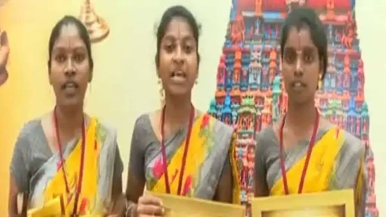 தமிழ்நாட்டின் அடுத்த புரட்சி: அர்ச்சகராகும் 3 பெண்கள்! தமிழ்நாட்டின் அடுத்த புரட்சி: அர்ச்சகராகும் 3 பெண்கள்!