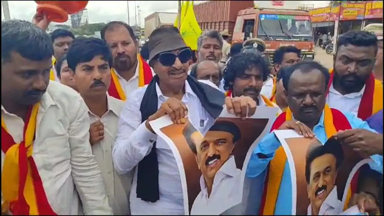 கர்நாடகாவில் உள்ள தமிழர்களை தமிழகத்திற்கே அழைத்துக்கொள்ளுங்கள் வாட்டாள் நாகராஜ் எச்சரிக்கை கர்நாடகாவில் உள்ள தமிழர்களை தமிழகத்திற்கே அழைத்துக்கொள்ளுங்கள் வாட்டாள் நாகராஜ் எச்சரிக்கை