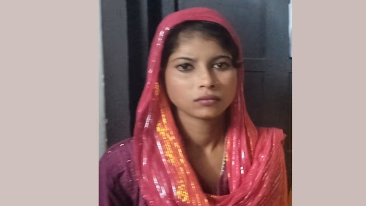 അടിവസ്ത്രത്തിനകത്ത് പ്രത്യേക അറ, സാധനം കൈമാറാൻ കാത്തുനിന്നത് റെയിൽവേ സ്റ്റേഷനിൽ! ഹെറോയിനുമായി യുവതി പിടിയില് അടിവസ്ത്രത്തിനകത്ത് പ്രത്യേക അറ, സാധനം കൈമാറാൻ കാത്തുനിന്നത് റെയിൽവേ സ്റ്റേഷനിൽ! ഹെറോയിനുമായി യുവതി പിടിയില്