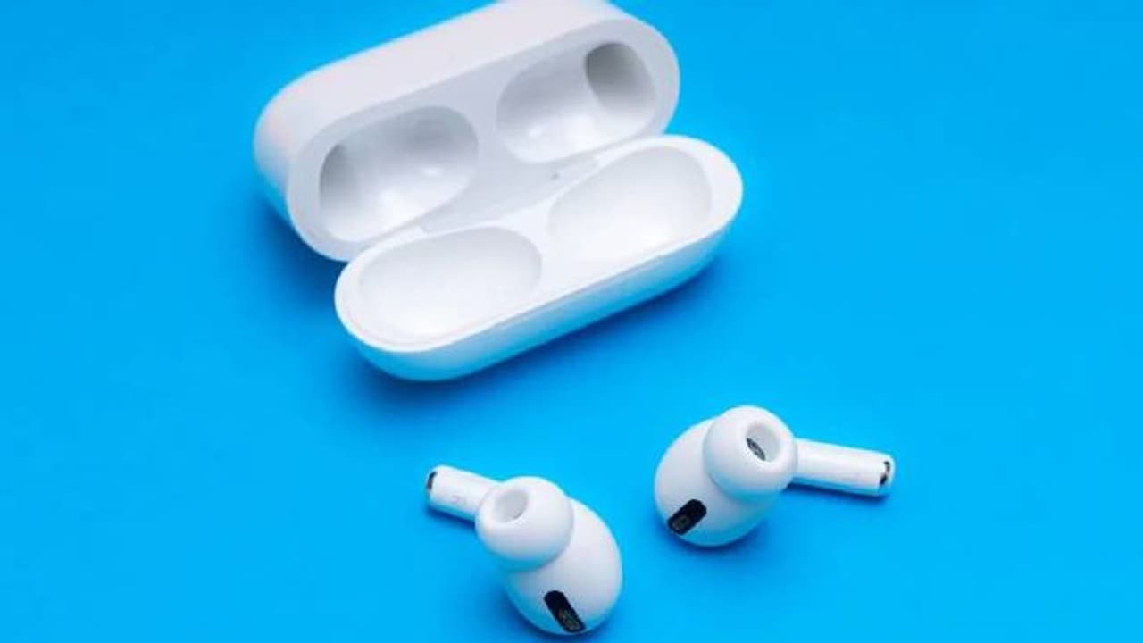 വൈറ്റമിൻ ഗുളികയാണെന്ന് തെറ്റിദ്ധരിച്ച് യുവതി വിഴുങ്ങിയത് ആപ്പിൾ എയർപോഡ്!