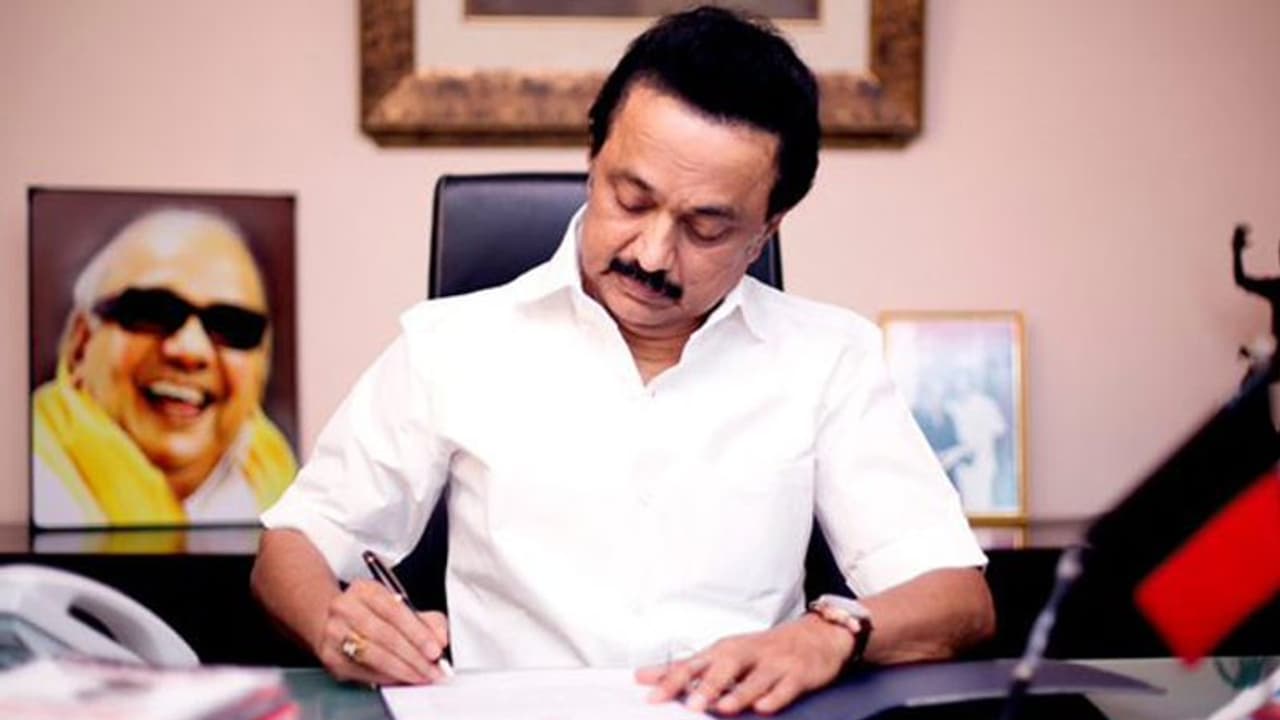 kalaignar magalir urimai thittam: கலைஞர் மகளிர் உரிமைத் தொகை திட்டத்தை பாராட்டும் பயனாளிகள்! kalaignar magalir urimai thittam: கலைஞர் மகளிர் உரிமைத் தொகை திட்டத்தை பாராட்டும் பயனாளிகள்!