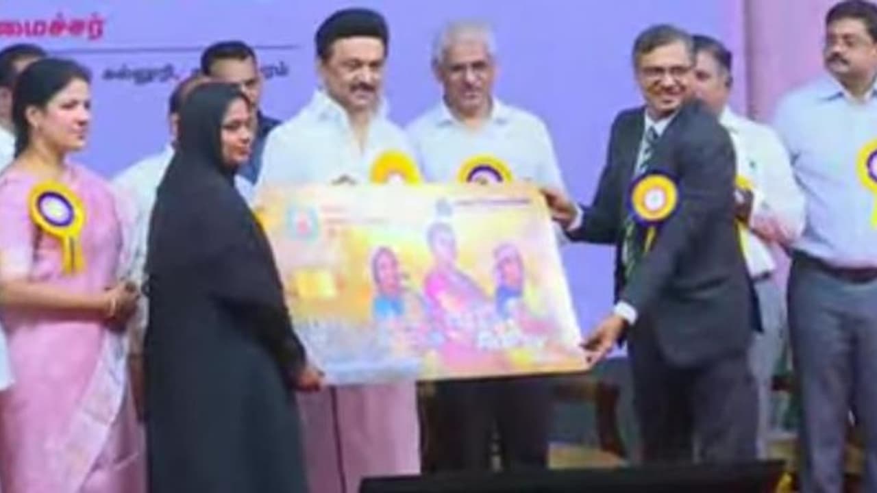 Magalir Urimai Thogai Scheme : மகளிர் உதவி தொகை திட்டம்.! காஞ்சிபுரத்தில் தொடங்கி வைத்த முதலமைச்சர் ஸ்டாலின் Magalir Urimai Thogai Scheme : மகளிர் உதவி தொகை திட்டம்.! காஞ்சிபுரத்தில் தொடங்கி வைத்த முதலமைச்சர் ஸ்டாலின்