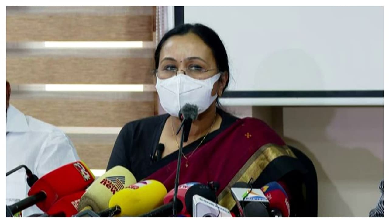 നിപയിൽ ആശ്വസം; പുതിയ പോസിറ്റീവ് കേസുകളില്ല, കണ്ടെയ്ൻമെൻ്റ് സോണിൽ ഇളവുകൾ നൽകുമെന്ന് മന്ത്രി വീണാ ജോർജ് നിപയിൽ ആശ്വസം; പുതിയ പോസിറ്റീവ് കേസുകളില്ല, കണ്ടെയ്ൻമെൻ്റ് സോണിൽ ഇളവുകൾ നൽകുമെന്ന് മന്ത്രി വീണാ ജോർജ്