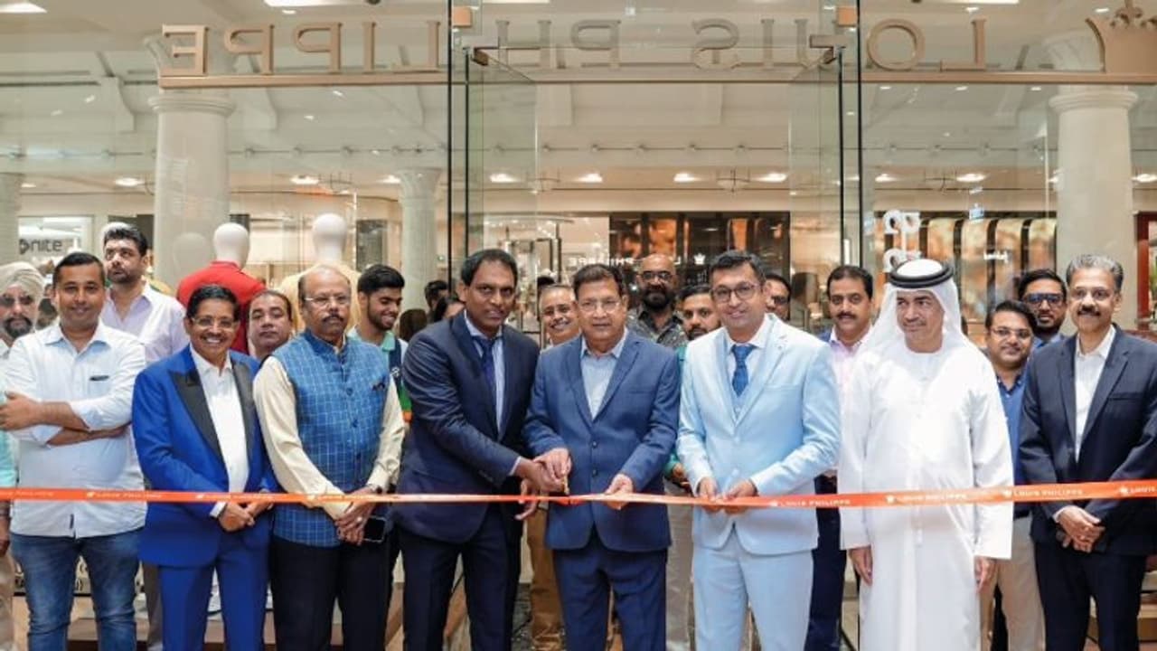 ദുബായിൽ ലൂയിസ് ഫിലിപ്പ് എക്സ്ക്ലുസീവ് ഷോറൂമുമായി കല്യാൺ സിൽക്സ് ദുബായിൽ ലൂയിസ് ഫിലിപ്പ് എക്സ്ക്ലുസീവ് ഷോറൂമുമായി കല്യാൺ സിൽക്സ്