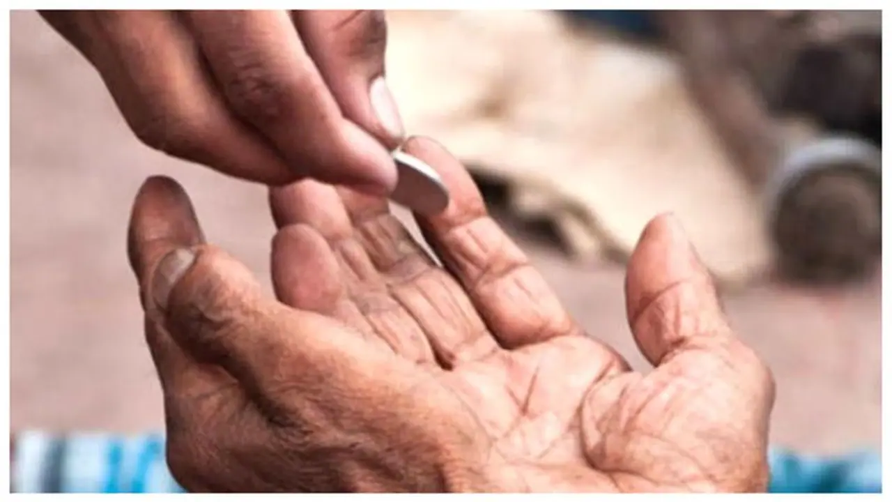 వస్తువులు దానం చేసేటప్పుడు.. ఈవిషయాలు గుర్తుంచుకోండి..!