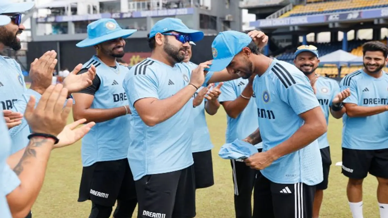 IND vs BAN: திலக் வர்மா அறிமுகம், சூர்யகுமார் யாதவ், பிரஷித் கிருஷ்ணா, ஷமிக்கு வாய்ப்பு: இந்தியா பவுலிங்! IND vs BAN: திலக் வர்மா அறிமுகம், சூர்யகுமார் யாதவ், பிரஷித் கிருஷ்ணா, ஷமிக்கு வாய்ப்பு: இந்தியா பவுலிங்!