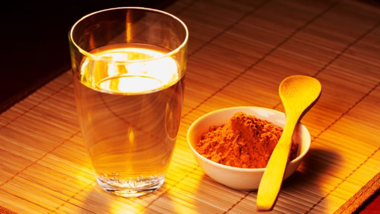 പതിവായി മഞ്ഞള് ചേര്ത്ത വെള്ളം കൂടിക്കൂ, അറിയാം ഗുണങ്ങള്... പതിവായി മഞ്ഞള് ചേര്ത്ത വെള്ളം കൂടിക്കൂ, അറിയാം ഗുണങ്ങള്...