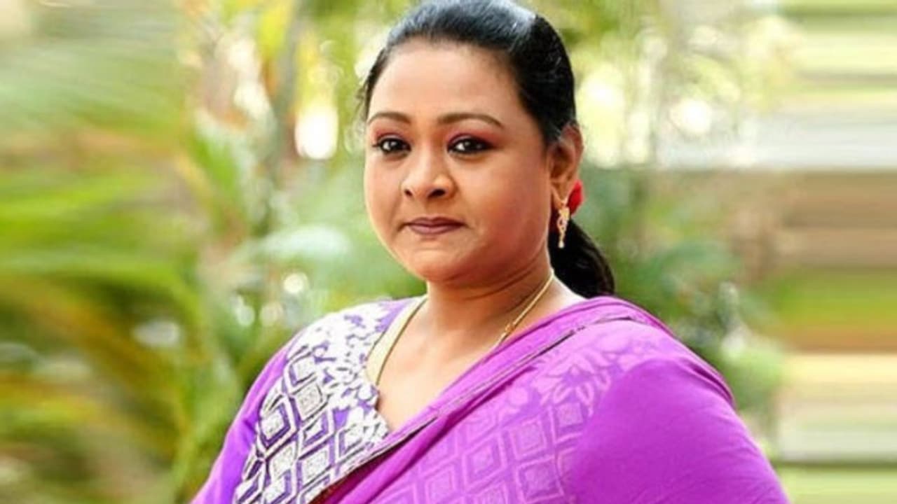 ഷക്കീലയ്ക്ക് പിന്തുണയില്ല, ബിഗ് ബോസ് ഷോയില് നിന്ന് പുറത്തേയ്ക്കോ?, നോമിനേഷൻ പട്ടികയായി ഷക്കീലയ്ക്ക് പിന്തുണയില്ല, ബിഗ് ബോസ് ഷോയില് നിന്ന് പുറത്തേയ്ക്കോ?, നോമിനേഷൻ പട്ടികയായി