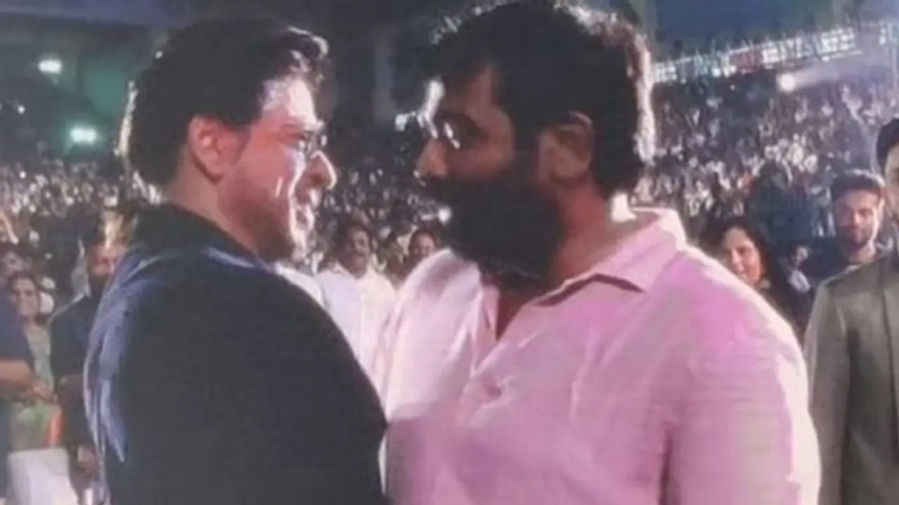 'I Love You': Shah Rukh Khan's bromance with Jawan co star Vijay Sethupathi wins hearts 'I Love You': Shah Rukh Khan's bromance with Jawan co star Vijay Sethupathi wins hearts