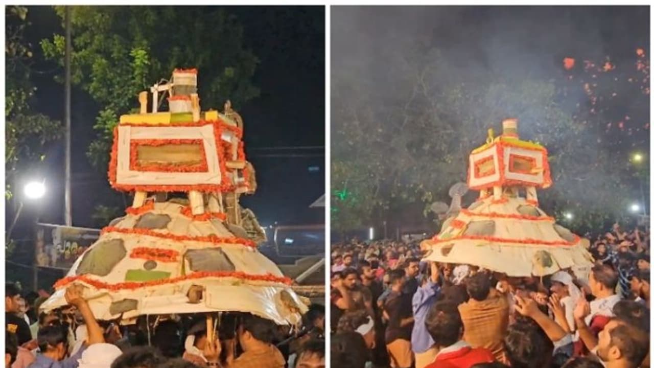 'ഭാരതത്തിന് ശാസ്ത്ര ശക്തി... തെയ് തെയ് തക തെയ് തെയ് തോം'; വൈറലായി നീലംപേരൂർ പടയണിയിലെ ചന്ദ്രയാൻ കോലം ! 'ഭാരതത്തിന് ശാസ്ത്ര ശക്തി... തെയ് തെയ് തക തെയ് തെയ് തോം'; വൈറലായി നീലംപേരൂർ പടയണിയിലെ ചന്ദ്രയാൻ കോലം !